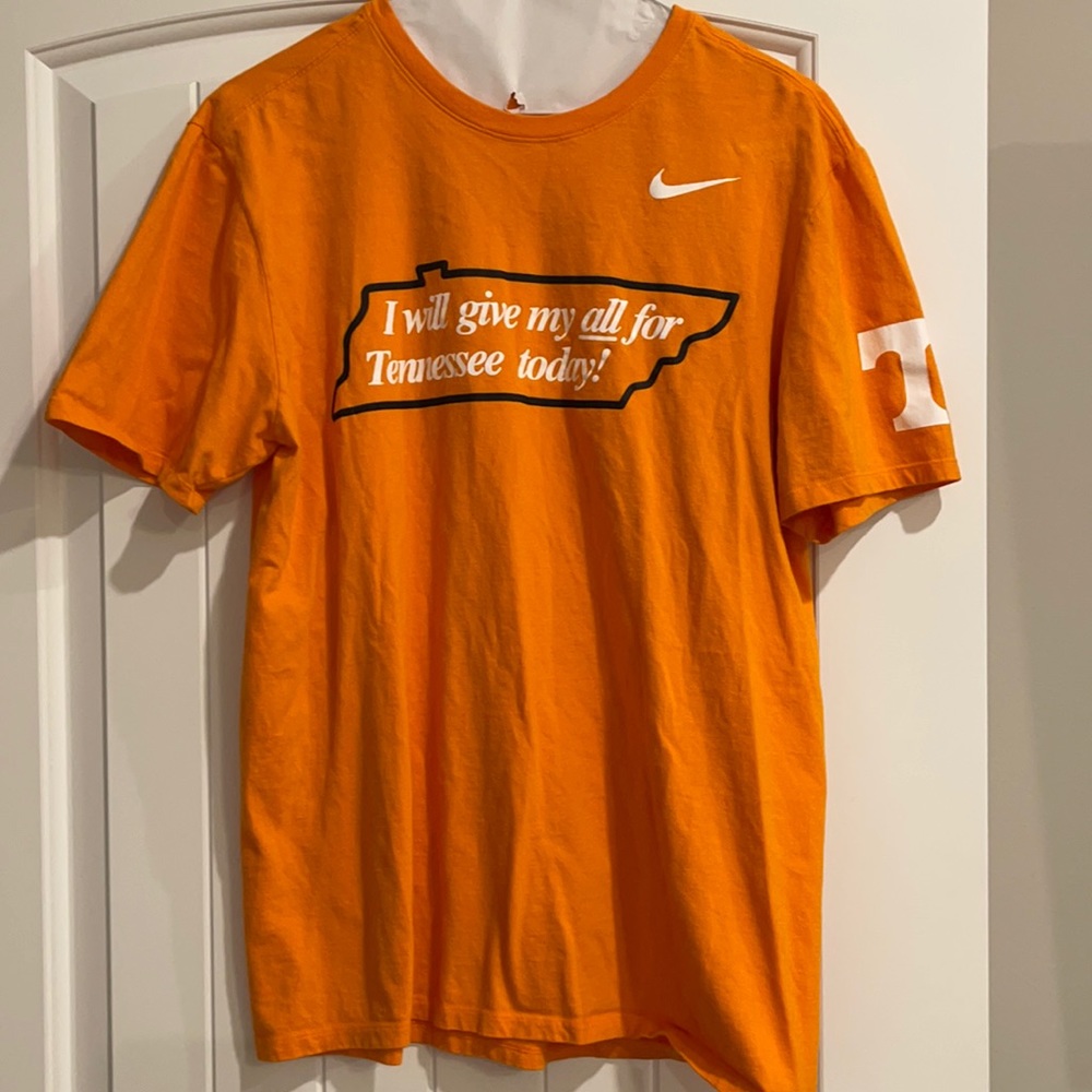 Nike TN tshirt. Size large